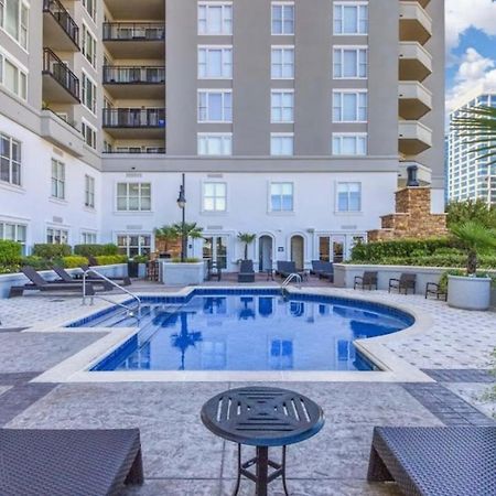 Spacious 2 Bed, 2 Bath Uptown Gem In The Heart Of The City-Parking-Wi-Fi-Balcony Cgv ชาร์ล็อต ภายนอก รูปภาพ