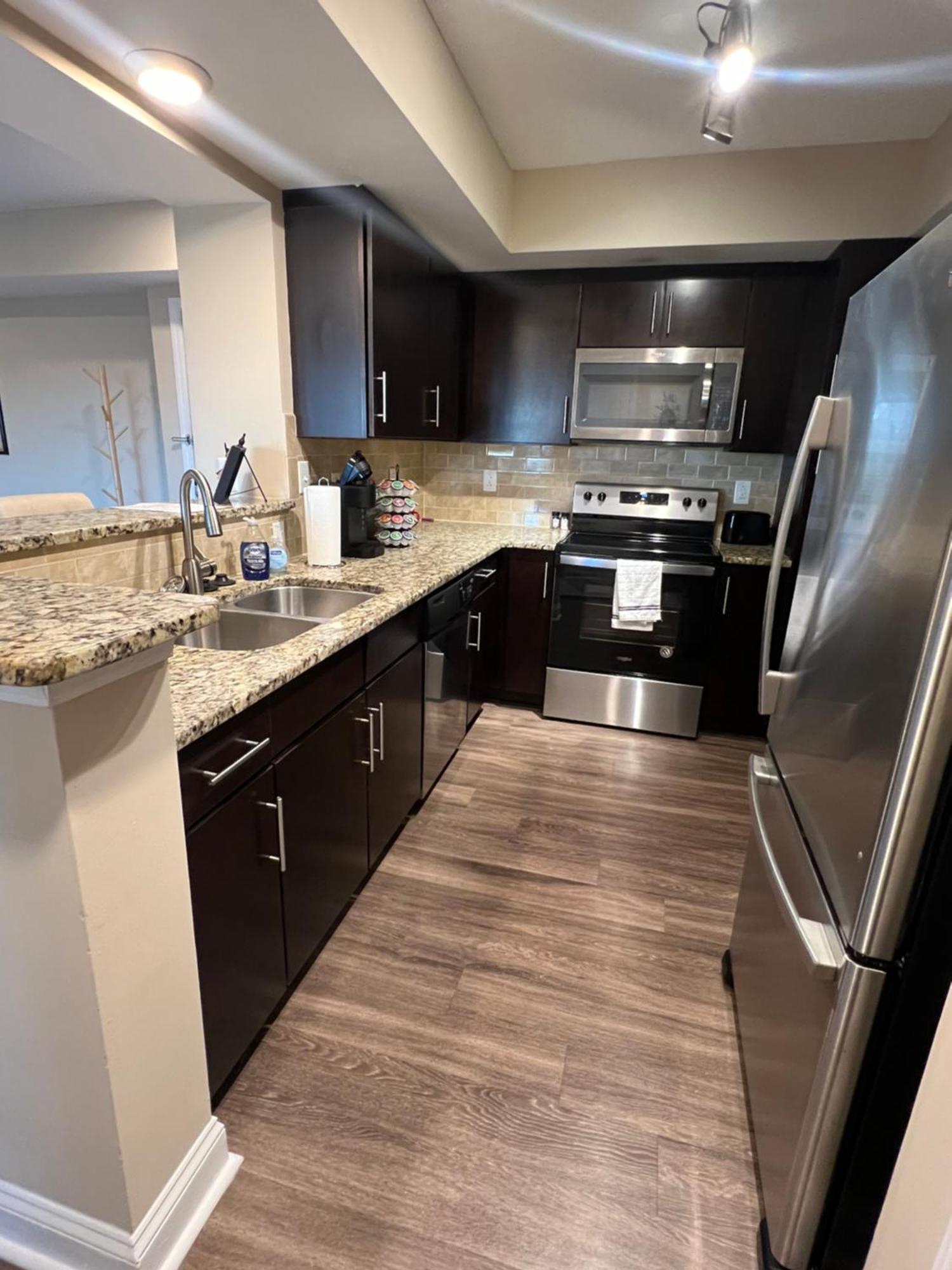 Spacious 2 Bed, 2 Bath Uptown Gem In The Heart Of The City-Parking-Wi-Fi-Balcony Cgv ชาร์ล็อต ภายนอก รูปภาพ
